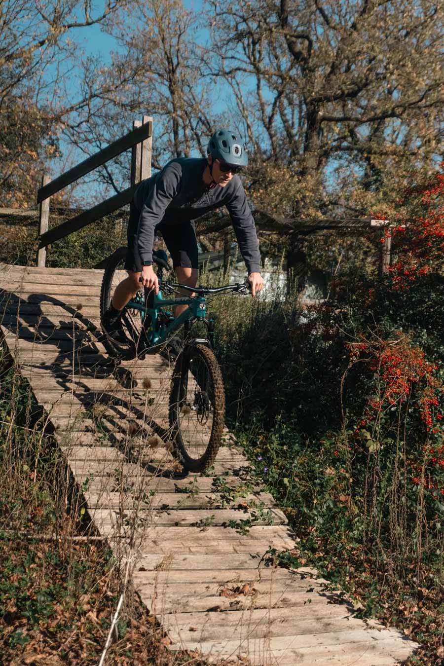 Bike-park-pour-cycliste-a-Gareoult2
